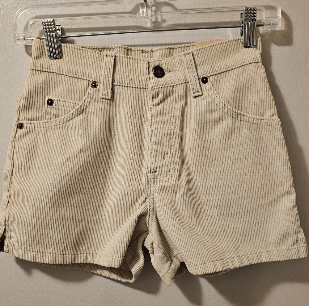 Vintage Levi’s‎ Silver Tab Courdoroy Shorts Girls Size 10